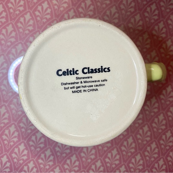 ☘️Celtic Classics Stoneware Basketweave Mug w/Shamrocks☘️ NWOT - Picture 4 of 6